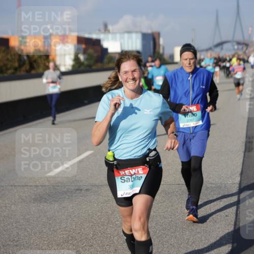 03.10.2025 - Köhlbrandbrückenlauf Jannik Wohlers http://msf.ph/oto/9089176 03.10.2025 10:09:28 Position 3 33, 2067 meine-sportfotos.de