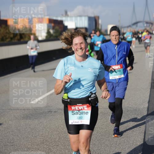 03.10.2025 - Köhlbrandbrückenlauf Jannik Wohlers http://msf.ph/oto/9089185 03.10.2025 10:09:28 Position 3 10, 2015, 3360, 2067 meine-sportfotos.de