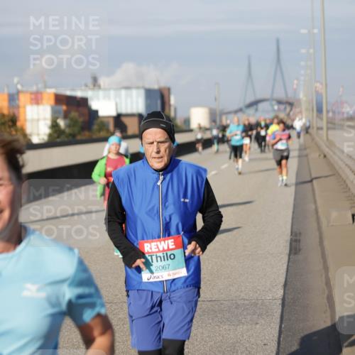 03.10.2025 - Köhlbrandbrückenlauf Jannik Wohlers http://msf.ph/oto/9089201 03.10.2025 10:09:29 Position 3 2067 meine-sportfotos.de