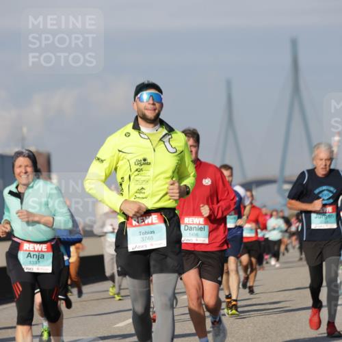 03.10.2025 - Köhlbrandbrückenlauf Jannik Wohlers http://msf.ph/oto/9089203 03.10.2025 09:58:29 Position 3 1337, 3748, 1456 meine-sportfotos.de
