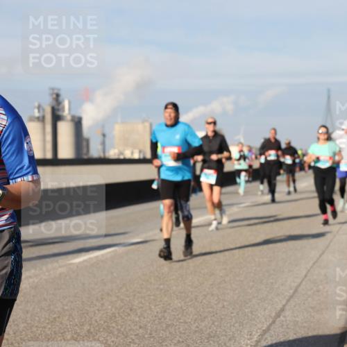 03.10.2025 - Köhlbrandbrückenlauf Lena Gebhardt http://msf.ph/oto/9089205 03.10.2025 10:07:03 Position 2 2935 meine-sportfotos.de