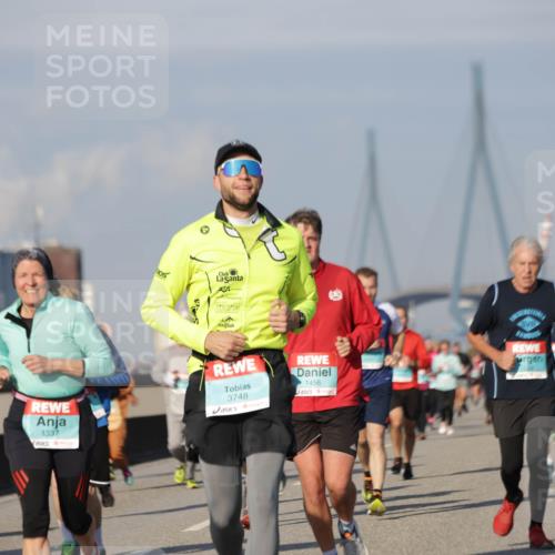 03.10.2025 - Köhlbrandbrückenlauf Jannik Wohlers http://msf.ph/oto/9089210 03.10.2025 09:58:29 Position 3 1337, 3748, 1456 meine-sportfotos.de
