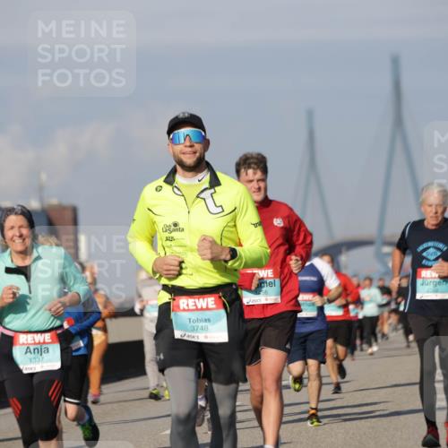03.10.2025 - Köhlbrandbrückenlauf Jannik Wohlers http://msf.ph/oto/9089222 03.10.2025 09:58:29 Position 3 1337, 3748 meine-sportfotos.de