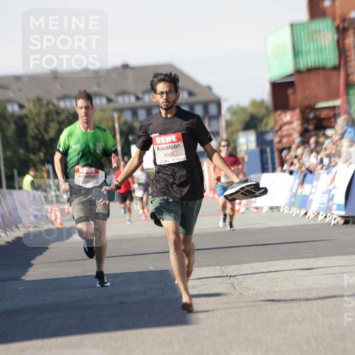 03.10.2025 - Köhlbrandbrückenlauf Jannik Wohlers http://msf.ph/oto/9089245 03.10.2025 12:53:38 Ziel 4043, 4155, 6241, 6624, 6656, 6804 meine-sportfotos.de