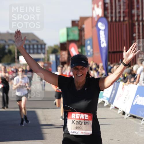 03.10.2025 - Köhlbrandbrückenlauf Jannik Wohlers http://msf.ph/oto/9089253 03.10.2025 13:19:20 Ziel 4143, 4593, 4632, 4690, 4725, 4727, 4828, 4996, 5443, 5451, 5853, 5858, 6057, 6225, 6226, 6230, 6576 meine-sportfotos.de