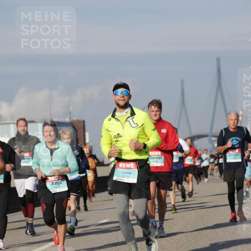 03.10.2025 - Köhlbrandbrückenlauf Jannik Wohlers http://msf.ph/oto/9089259 03.10.2025 09:58:30 Position 3 1337, 3748, 1456 meine-sportfotos.de