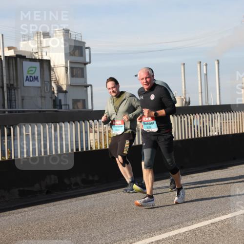 03.10.2025 - Köhlbrandbrückenlauf Lena Gebhardt http://msf.ph/oto/9089262 03.10.2025 10:07:04 Position 2 8, 2326, 3129 meine-sportfotos.de
