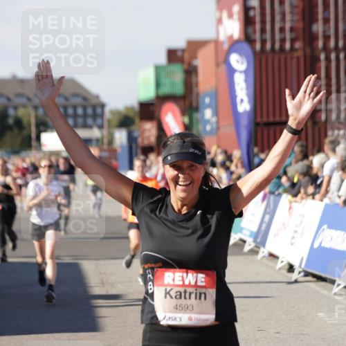 03.10.2025 - Köhlbrandbrückenlauf Jannik Wohlers http://msf.ph/oto/9089264 03.10.2025 13:19:20 Ziel 4143, 4593, 4632, 4690, 4725, 4727, 4828, 4996, 5443, 5451, 5853, 5858, 6057, 6225, 6226, 6230, 6576 meine-sportfotos.de