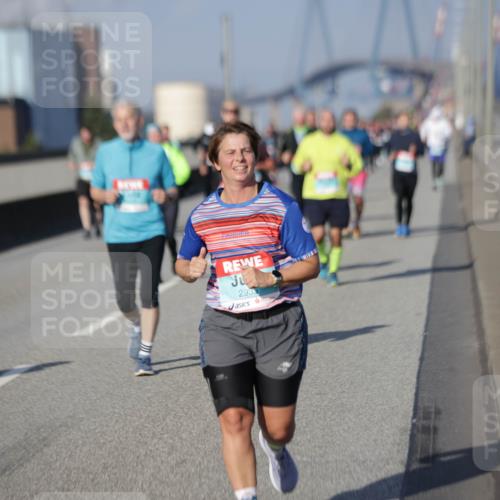 03.10.2025 - Köhlbrandbrückenlauf Jannik Wohlers http://msf.ph/oto/9089265 03.10.2025 10:09:35 Position 3 2935 meine-sportfotos.de