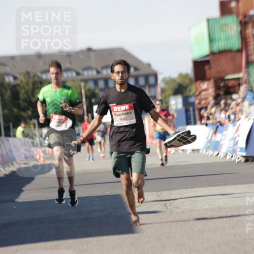 03.10.2025 - Köhlbrandbrückenlauf Jannik Wohlers http://msf.ph/oto/9089269 03.10.2025 12:53:38 Ziel 4043, 4155, 6241, 6624, 6656, 6804 meine-sportfotos.de