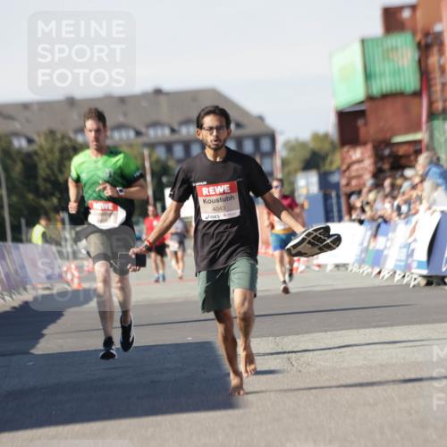 03.10.2025 - Köhlbrandbrückenlauf Jannik Wohlers http://msf.ph/oto/9089276 03.10.2025 12:53:38 Ziel 4043, 4155, 6241, 6624, 6656, 6804 meine-sportfotos.de
