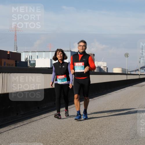 03.10.2025 - Köhlbrandbrückenlauf Fabian Wolf http://msf.ph/oto/9089289 03.10.2025 10:24:47 Position 3 2490, 2132 meine-sportfotos.de