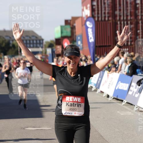 03.10.2025 - Köhlbrandbrückenlauf Jannik Wohlers http://msf.ph/oto/9089293 03.10.2025 13:19:20 Ziel 4143, 4593, 4632, 4690, 4725, 4727, 4828, 4996, 5443, 5451, 5853, 5858, 6057, 6225, 6226, 6230, 6576 meine-sportfotos.de