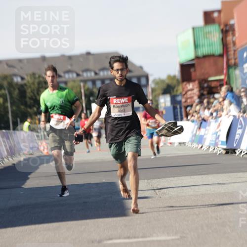 03.10.2025 - Köhlbrandbrückenlauf Jannik Wohlers http://msf.ph/oto/9089311 03.10.2025 12:53:38 Ziel 4043, 4155, 6241, 6624, 6656, 6804 meine-sportfotos.de
