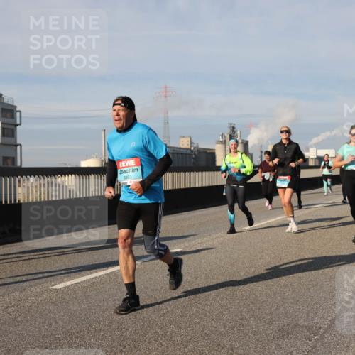 03.10.2025 - Köhlbrandbrückenlauf Lena Gebhardt http://msf.ph/oto/9089313 03.10.2025 10:07:05 Position 2 29, 3393 meine-sportfotos.de