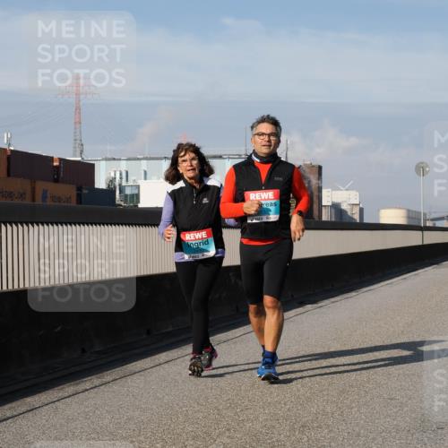 03.10.2025 - Köhlbrandbrückenlauf Fabian Wolf http://msf.ph/oto/9089315 03.10.2025 10:24:47 Position 3 2490, 132 meine-sportfotos.de