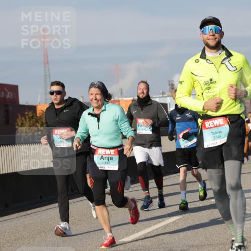 03.10.2025 - Köhlbrandbrückenlauf Jannik Wohlers http://msf.ph/oto/9089321 03.10.2025 09:58:31 Position 3 3395, 1337, 3645, 1456, 3748 meine-sportfotos.de