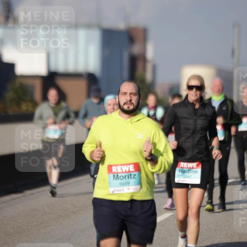 03.10.2025 - Köhlbrandbrückenlauf Jannik Wohlers http://msf.ph/oto/9089322 03.10.2025 10:09:41 Position 3 1949, 2845 meine-sportfotos.de