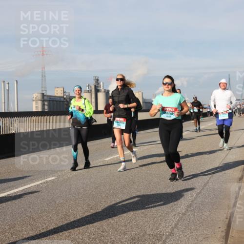 03.10.2025 - Köhlbrandbrückenlauf Lena Gebhardt http://msf.ph/oto/9089343 03.10.2025 10:07:06 Position 2 2681 meine-sportfotos.de
