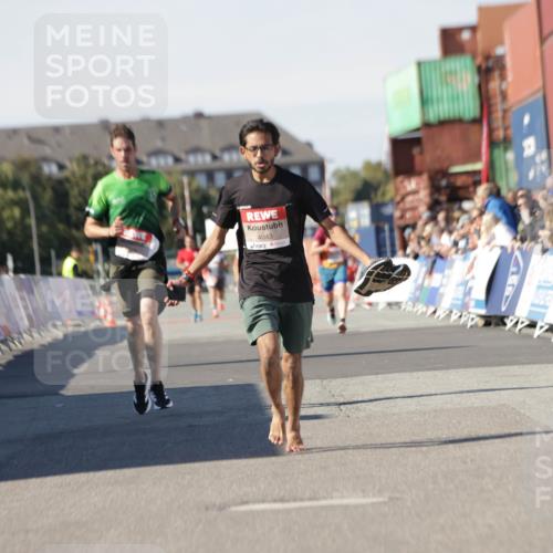 03.10.2025 - Köhlbrandbrückenlauf Jannik Wohlers http://msf.ph/oto/9089348 03.10.2025 12:53:38 Ziel 4043, 4155, 6241, 6624, 6656, 6804 meine-sportfotos.de