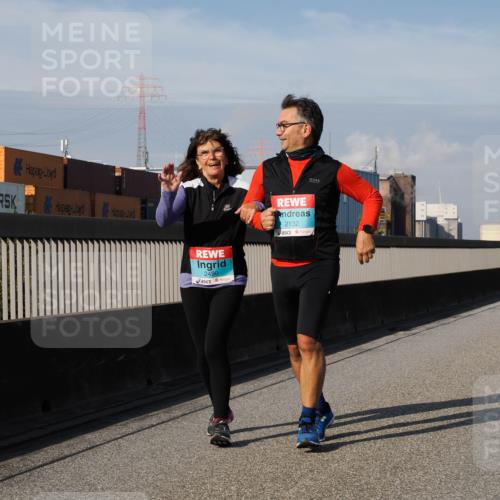 03.10.2025 - Köhlbrandbrückenlauf Fabian Wolf http://msf.ph/oto/9089353 03.10.2025 10:24:48 Position 3 2490, 2132 meine-sportfotos.de