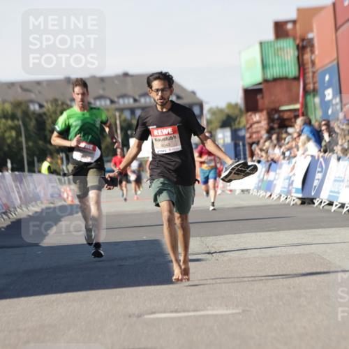 03.10.2025 - Köhlbrandbrückenlauf Jannik Wohlers http://msf.ph/oto/9089360 03.10.2025 12:53:38 Ziel 4043, 4155, 6241, 6624, 6656, 6804 meine-sportfotos.de