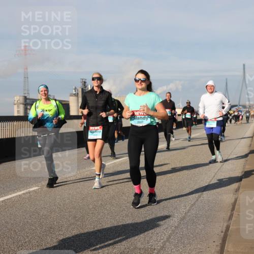03.10.2025 - Köhlbrandbrückenlauf Lena Gebhardt http://msf.ph/oto/9089364 03.10.2025 10:07:06 Position 2 001, 2681 meine-sportfotos.de
