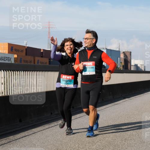 03.10.2025 - Köhlbrandbrückenlauf Fabian Wolf http://msf.ph/oto/9089372 03.10.2025 10:24:48 Position 3 2490, 2132 meine-sportfotos.de
