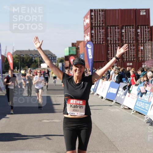 03.10.2025 - Köhlbrandbrückenlauf Jannik Wohlers http://msf.ph/oto/9089374 03.10.2025 13:19:21 Ziel 4143, 4593, 4632, 4690, 4725, 4727, 4828, 4996, 5009, 5443, 5451, 5853, 5858, 6057, 6225, 6226, 6230, 6576, 6753 meine-sportfotos.de