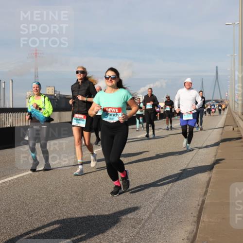 03.10.2025 - Köhlbrandbrückenlauf Lena Gebhardt http://msf.ph/oto/9089376 03.10.2025 10:07:06 Position 2 2845, 2681 meine-sportfotos.de