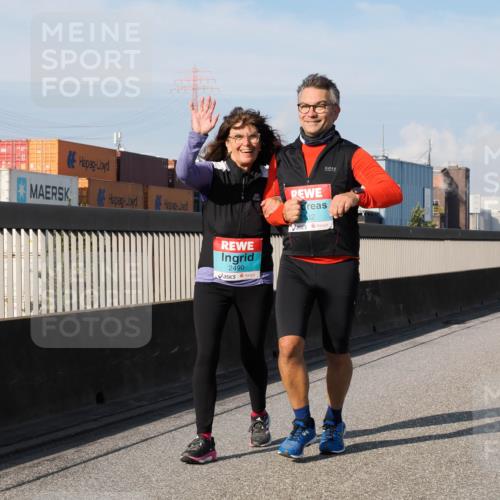 03.10.2025 - Köhlbrandbrückenlauf Fabian Wolf http://msf.ph/oto/9089380 03.10.2025 10:24:48 Position 3 2490, 32 meine-sportfotos.de