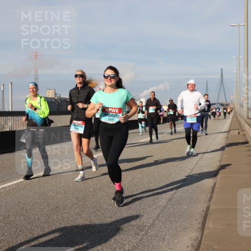 03.10.2025 - Köhlbrandbrückenlauf Lena Gebhardt http://msf.ph/oto/9089382 03.10.2025 10:07:06 Position 2 2845, 2681 meine-sportfotos.de