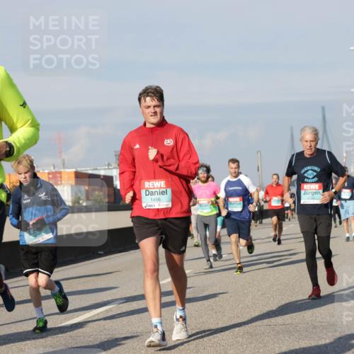 03.10.2025 - Köhlbrandbrückenlauf Jannik Wohlers http://msf.ph/oto/9089384 03.10.2025 09:58:33 Position 3 3748, 3644, 1456, 2699 meine-sportfotos.de