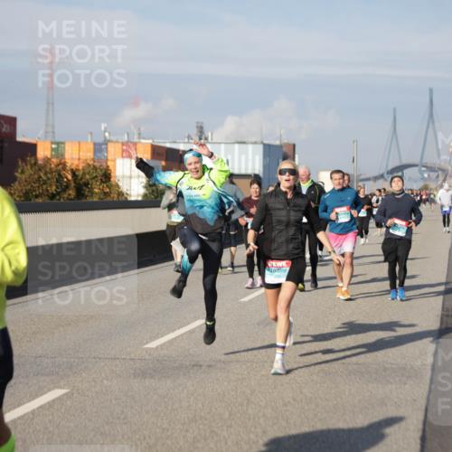 03.10.2025 - Köhlbrandbrückenlauf Jannik Wohlers http://msf.ph/oto/9089391 03.10.2025 10:09:44 Position 3 1949 meine-sportfotos.de