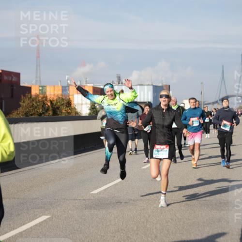 03.10.2025 - Köhlbrandbrückenlauf Jannik Wohlers http://msf.ph/oto/9089408 03.10.2025 10:09:44 Position 3 1949, 2845 meine-sportfotos.de