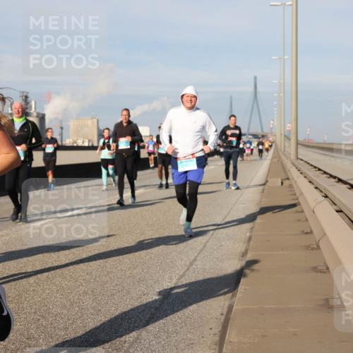 03.10.2025 - Köhlbrandbrückenlauf Lena Gebhardt http://msf.ph/oto/9089411 03.10.2025 10:07:07 Position 2 268 meine-sportfotos.de