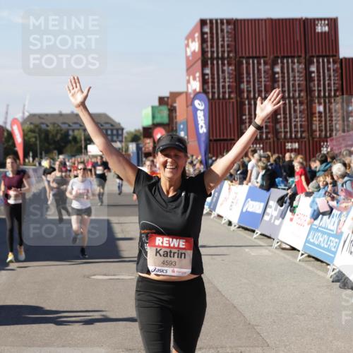 03.10.2025 - Köhlbrandbrückenlauf Jannik Wohlers http://msf.ph/oto/9089420 03.10.2025 13:19:21 Ziel 4143, 4593, 4632, 4690, 4725, 4727, 4828, 4996, 5009, 5443, 5451, 5853, 5858, 6057, 6225, 6226, 6230, 6576, 6753 meine-sportfotos.de