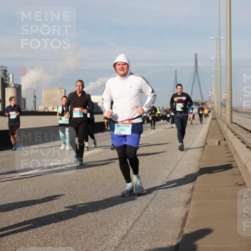 03.10.2025 - Köhlbrandbrückenlauf Lena Gebhardt http://msf.ph/oto/9089421 03.10.2025 10:07:08 Position 2 3256, 1927 meine-sportfotos.de
