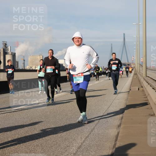 03.10.2025 - Köhlbrandbrückenlauf Lena Gebhardt http://msf.ph/oto/9089427 03.10.2025 10:07:08 Position 2 3256, 1927 meine-sportfotos.de