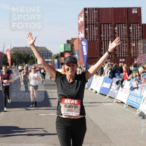 03.10.2025 - Köhlbrandbrückenlauf Jannik Wohlers http://msf.ph/oto/9089432 03.10.2025 13:19:21 Ziel 4143, 4593, 4632, 4690, 4725, 4727, 4828, 4996, 5009, 5443, 5451, 5853, 5858, 6057, 6225, 6226, 6230, 6576, 6753 meine-sportfotos.de