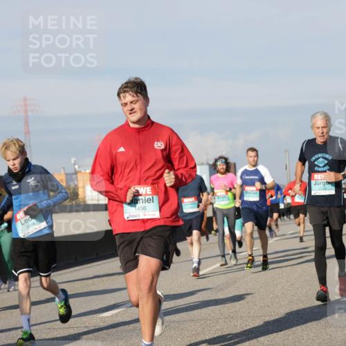 03.10.2025 - Köhlbrandbrückenlauf Jannik Wohlers http://msf.ph/oto/9089443 03.10.2025 09:58:33 Position 3 3645, 3644, 1456 meine-sportfotos.de
