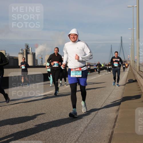 03.10.2025 - Köhlbrandbrückenlauf Lena Gebhardt http://msf.ph/oto/9089467 03.10.2025 10:07:08 Position 2 3256, 1927 meine-sportfotos.de