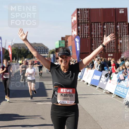 03.10.2025 - Köhlbrandbrückenlauf Jannik Wohlers http://msf.ph/oto/9089479 03.10.2025 13:19:21 Ziel 4143, 4593, 4632, 4690, 4725, 4727, 4828, 4996, 5009, 5443, 5451, 5853, 5858, 6057, 6225, 6226, 6230, 6576, 6753 meine-sportfotos.de