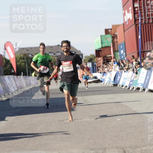 03.10.2025 - Köhlbrandbrückenlauf Jannik Wohlers http://msf.ph/oto/9089485 03.10.2025 12:53:39 Ziel 4043, 4155, 6241, 6624, 6804 meine-sportfotos.de