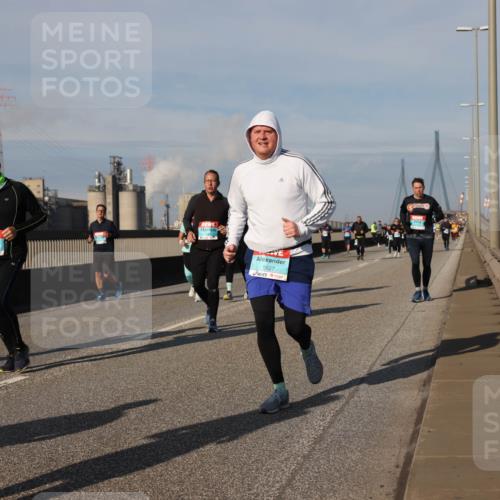 03.10.2025 - Köhlbrandbrückenlauf Lena Gebhardt http://msf.ph/oto/9089486 03.10.2025 10:07:08 Position 2 3256, 1927 meine-sportfotos.de