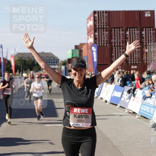 03.10.2025 - Köhlbrandbrückenlauf Jannik Wohlers http://msf.ph/oto/9089493 03.10.2025 13:19:21 Ziel 4143, 4593, 4632, 4690, 4725, 4727, 4828, 4996, 5009, 5443, 5451, 5853, 5858, 6057, 6225, 6226, 6230, 6576, 6753 meine-sportfotos.de