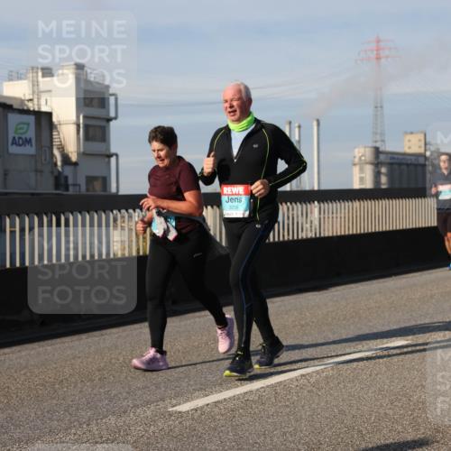 03.10.2025 - Köhlbrandbrückenlauf Lena Gebhardt http://msf.ph/oto/9089497 03.10.2025 10:07:09 Position 2 3256, 1927 meine-sportfotos.de