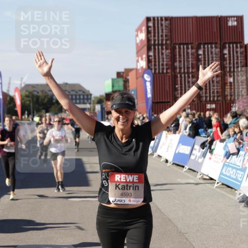 03.10.2025 - Köhlbrandbrückenlauf Jannik Wohlers http://msf.ph/oto/9089500 03.10.2025 13:19:21 Ziel 4143, 4593, 4632, 4690, 4725, 4727, 4828, 4996, 5009, 5443, 5451, 5853, 5858, 6057, 6225, 6226, 6230, 6576, 6753 meine-sportfotos.de