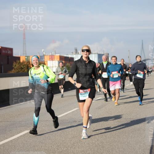 03.10.2025 - Köhlbrandbrückenlauf Jannik Wohlers http://msf.ph/oto/9089501 03.10.2025 10:09:45 Position 3 7001, 284 meine-sportfotos.de