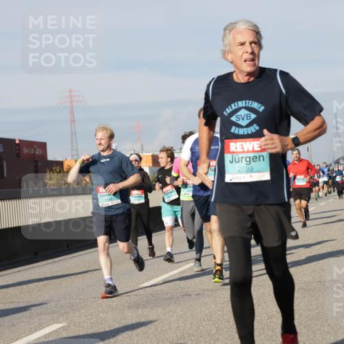 03.10.2025 - Köhlbrandbrückenlauf Jannik Wohlers http://msf.ph/oto/9089509 03.10.2025 09:58:35 Position 3 2144, 71, 2699 meine-sportfotos.de